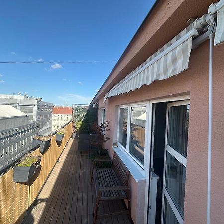 Andel Apartment With Terrace Praga Zewnętrze zdjęcie